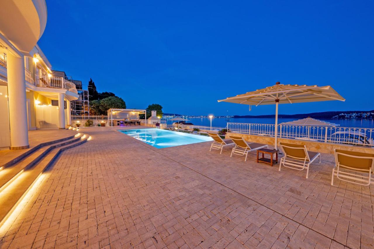 Villa Bella Vista Am Meer Trogir Eksteriør billede