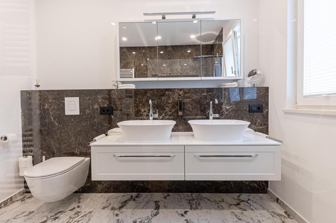 Villa Bella Vista Am Meer Trogir Eksteriør billede