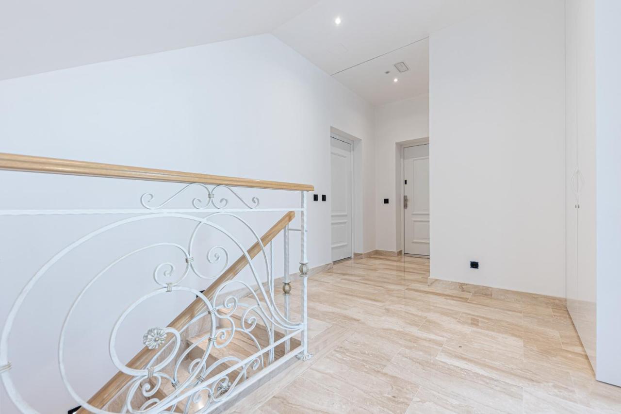 Villa Bella Vista Am Meer Trogir Eksteriør billede
